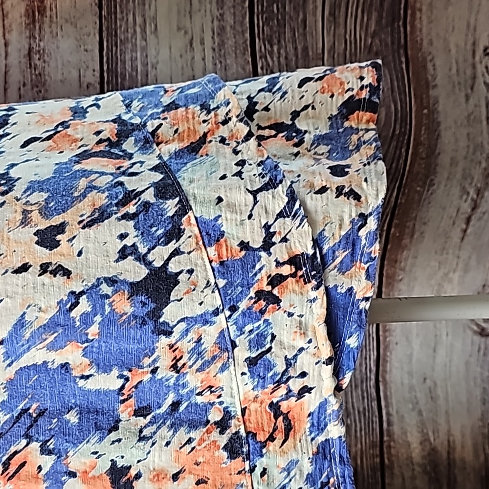 CHICO'S ABSTRACT COTTON-BLEND CROSSOVER SLUB TEE - Picture 9 of 10